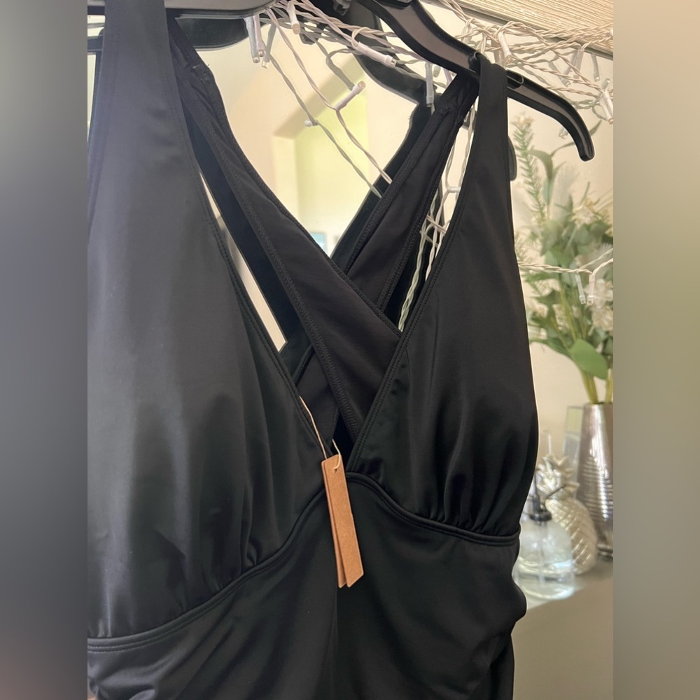 Black Deep V One-Piece Swimsuit - - Picture 9 of 9